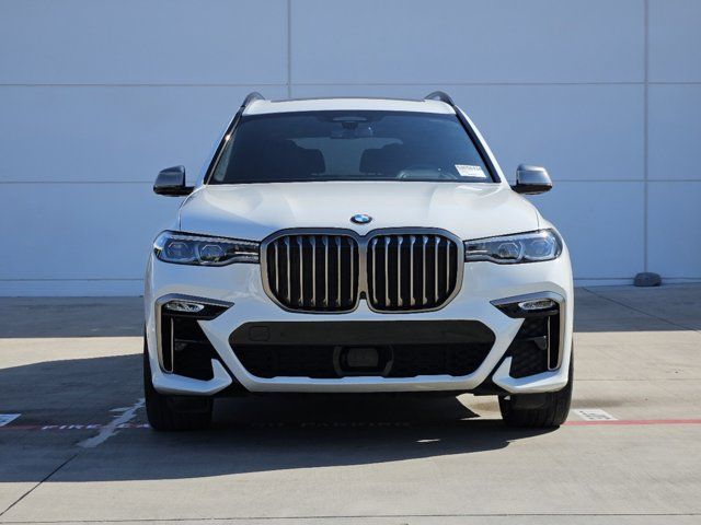 2022 BMW X7 M50i