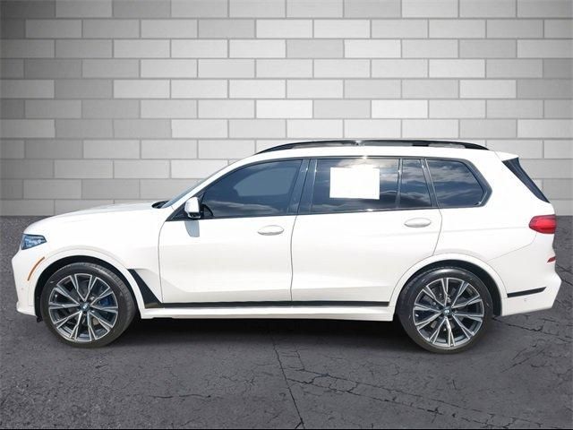 2022 BMW X7 M50i