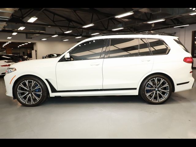 2022 BMW X7 M50i