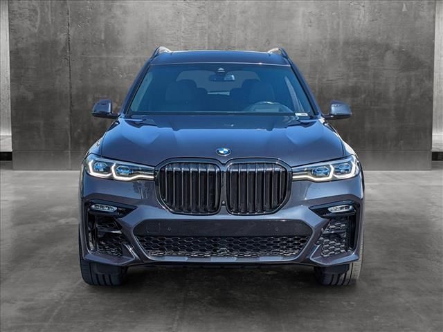 2022 BMW X7 M50i