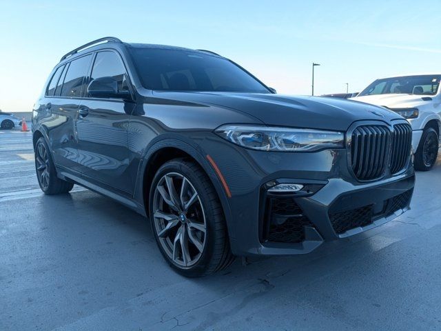 2022 BMW X7 M50i