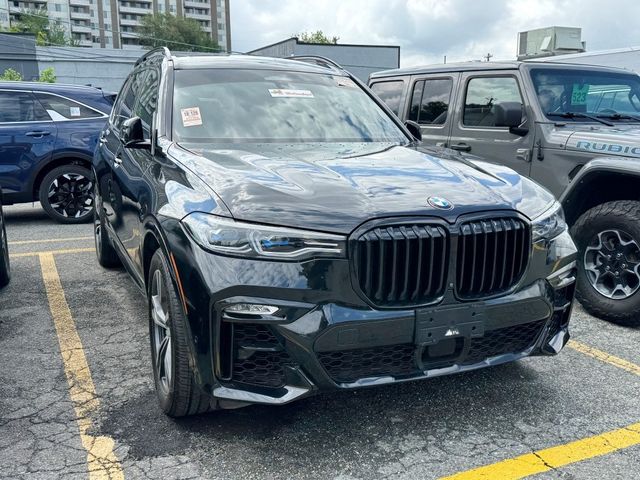 2022 BMW X7 M50i