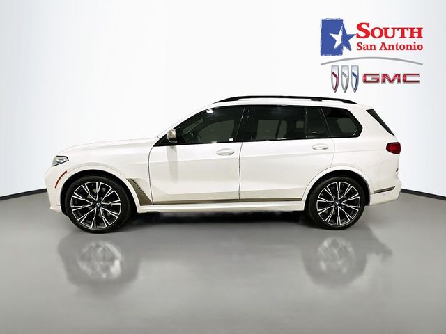 2022 BMW X7 M50i