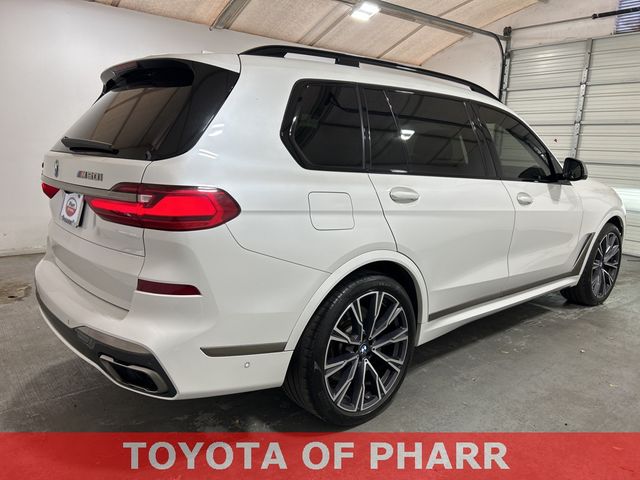 2022 BMW X7 M50i