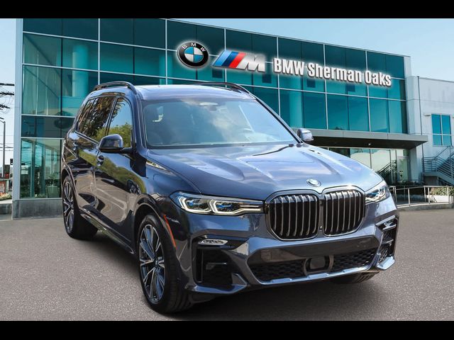 2022 BMW X7 M50i
