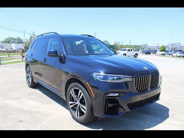 2022 BMW X7 M50i