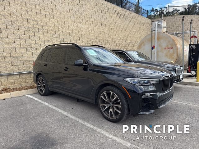 2022 BMW X7 M50i