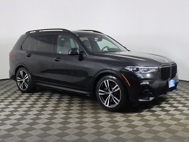 2022 BMW X7 M50i