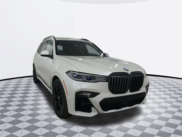 2022 BMW X7 M50i