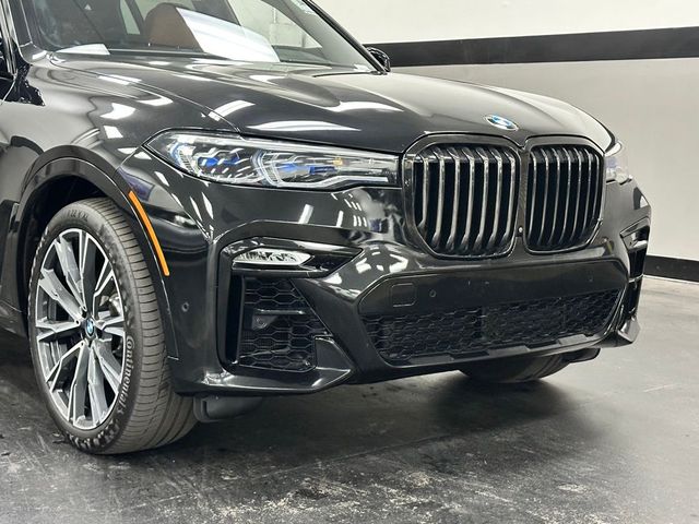 2022 BMW X7 M50i