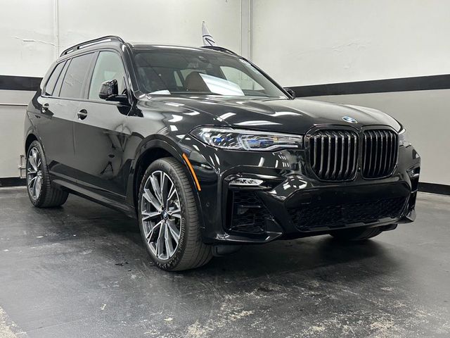 2022 BMW X7 M50i