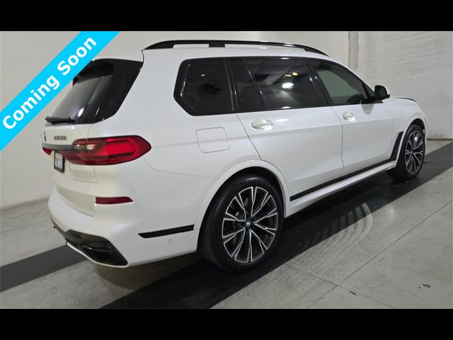 2022 BMW X7 M50i