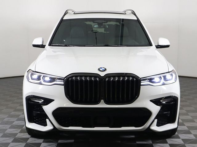 2022 BMW X7 M50i
