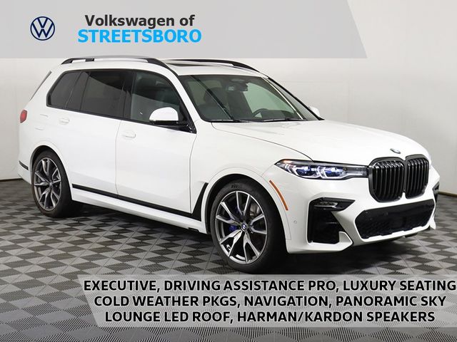 2022 BMW X7 M50i