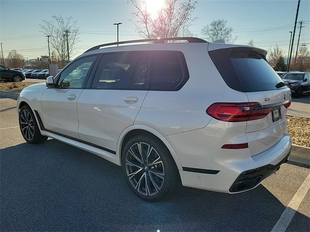 2022 BMW X7 M50i