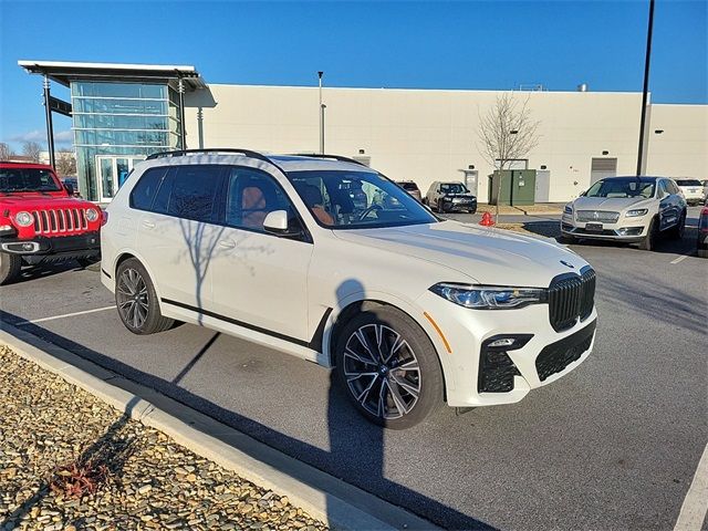 2022 BMW X7 M50i