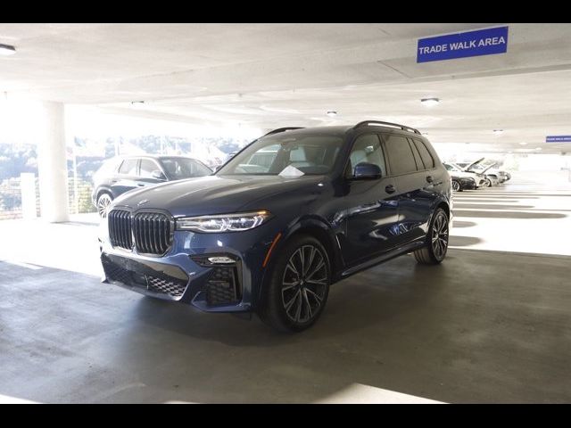 2022 BMW X7 M50i