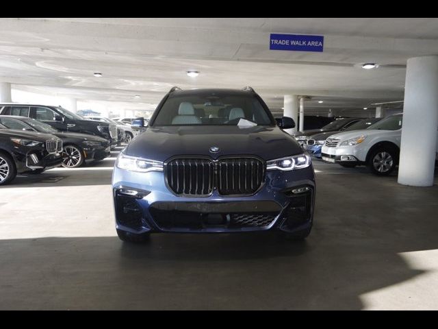 2022 BMW X7 M50i