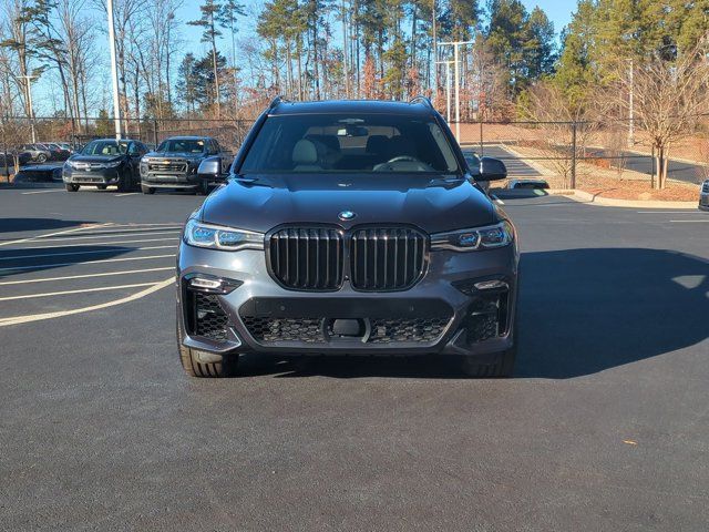 2022 BMW X7 M50i