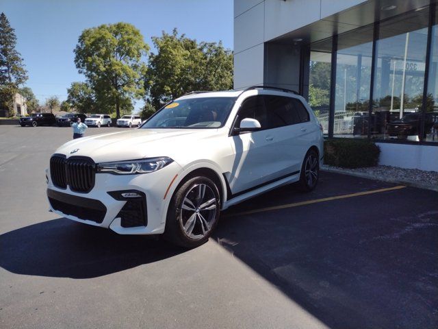 2022 BMW X7 M50i