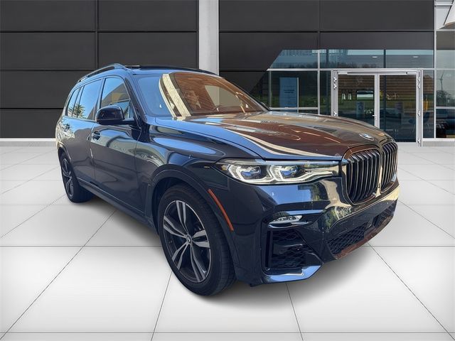 2022 BMW X7 M50i