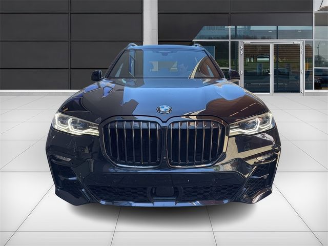 2022 BMW X7 M50i