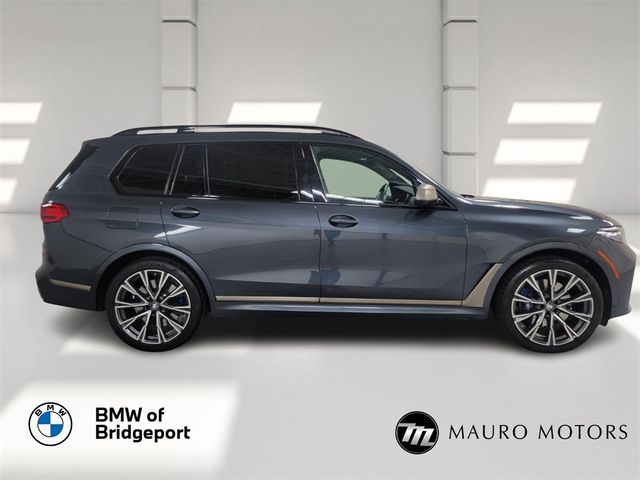 2022 BMW X7 M50i