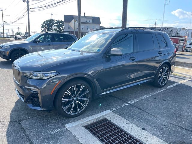 2022 BMW X7 M50i