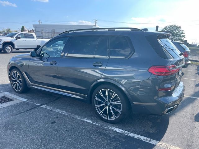 2022 BMW X7 M50i