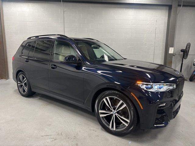 2022 BMW X7 M50i
