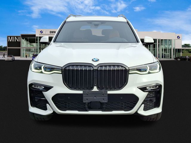 2022 BMW X7 M50i