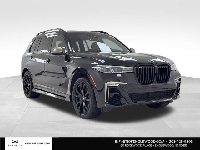 2022 BMW X7 M50i