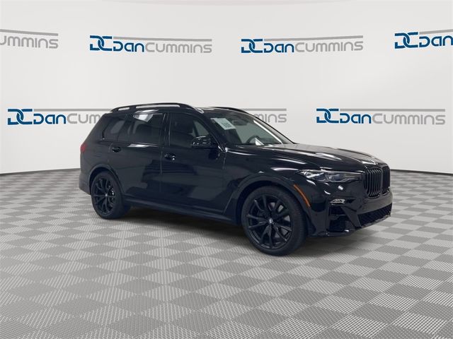 2022 BMW X7 M50i