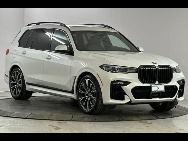 2022 BMW X7 M50i
