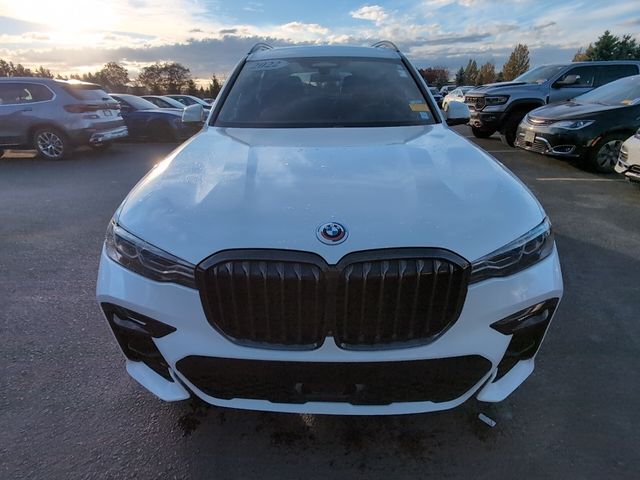 2022 BMW X7 M50i