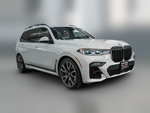 2022 BMW X7 M50i