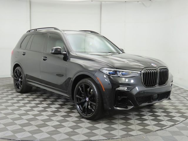 2022 BMW X7 M50i