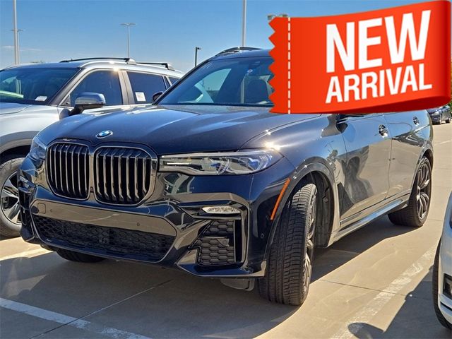 2022 BMW X7 M50i