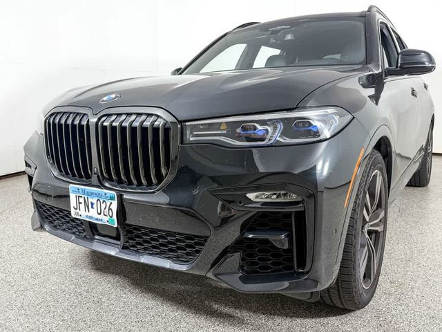 2022 BMW X7 M50i