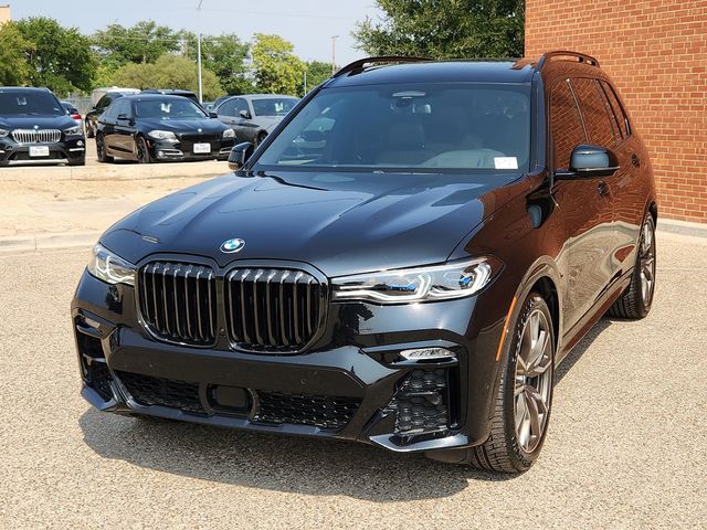 2022 BMW X7 M50i