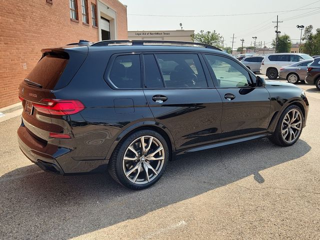 2022 BMW X7 M50i