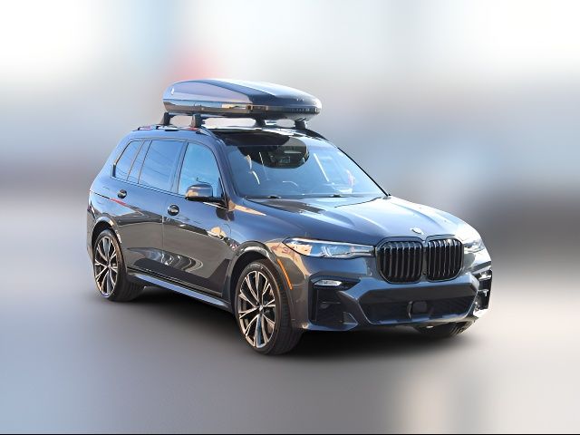 2022 BMW X7 M50i