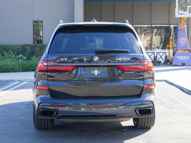 2022 BMW X7 M50i