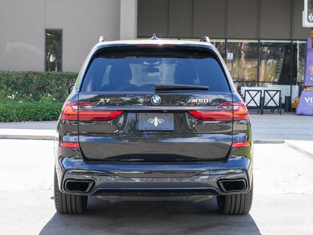 2022 BMW X7 M50i