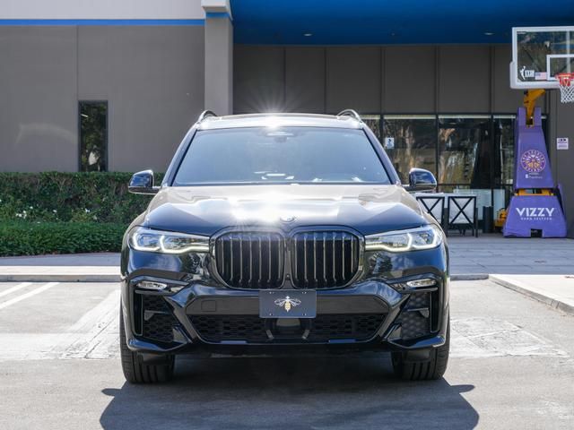 2022 BMW X7 M50i