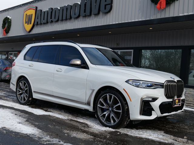 2022 BMW X7 M50i