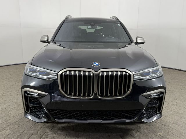 2022 BMW X7 M50i