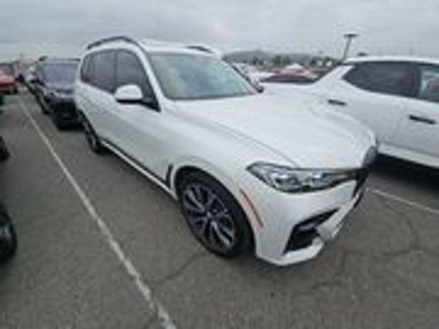 2022 BMW X7 M50i