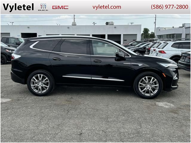 2022 Buick Enclave Essence