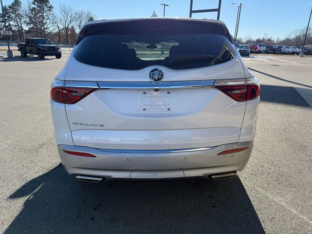 2022 Buick Enclave Essence